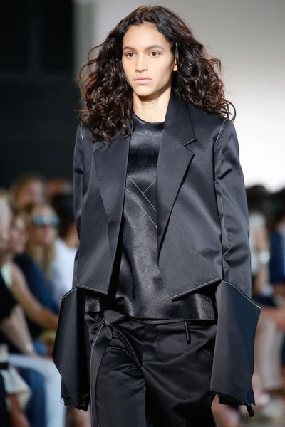 Look 60